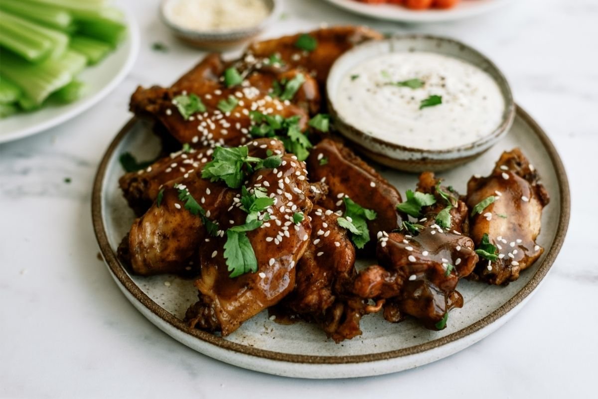 Asian Sticky Wings with Tangy Dip (300g)