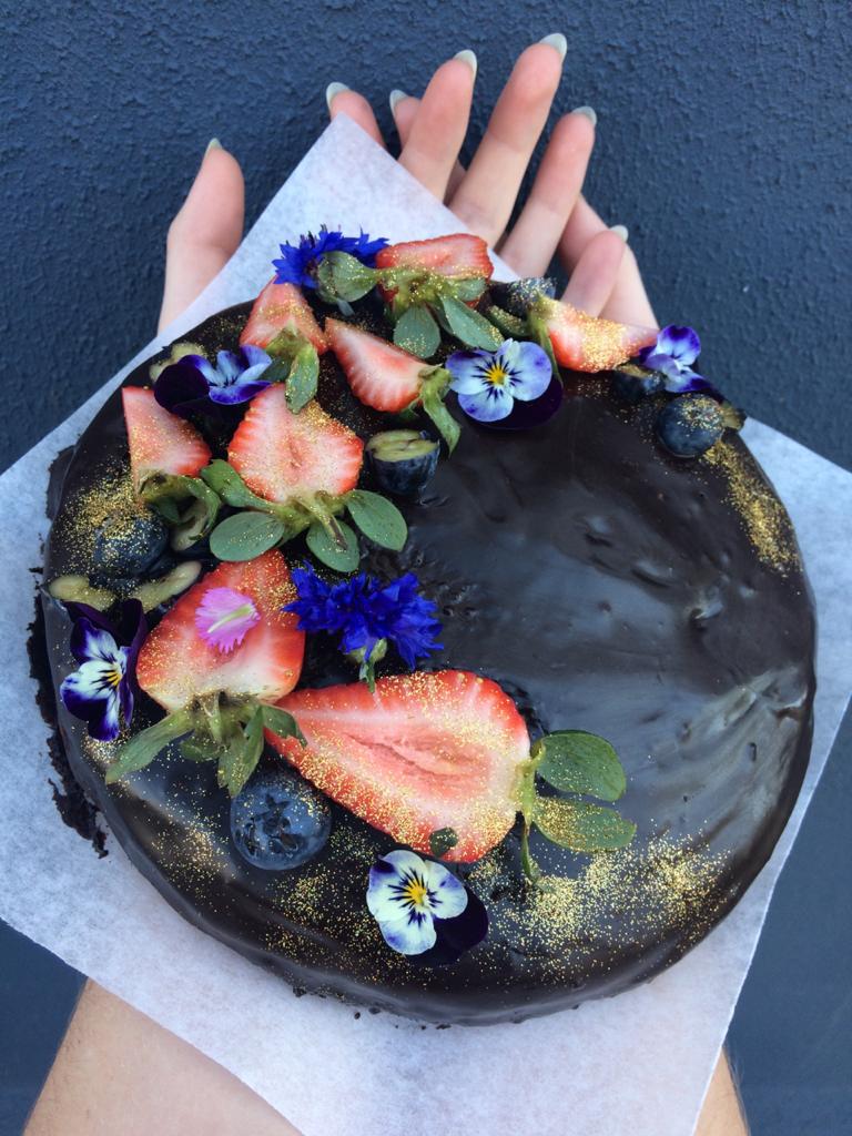 BA VEGAN Chocolate Cake Whole